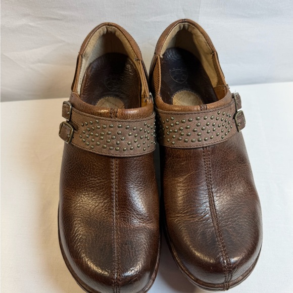 ARIAT Sheila Brown Leather Clogs Mule Wedge Studded Band Slip On Sz 8.5B EUC - Picture 3 of 10